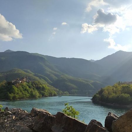 Casa Vacanze Al Colletto - Con Terrazza Panoramica In Centro Storico Vagli di Sotto Luaran gambar